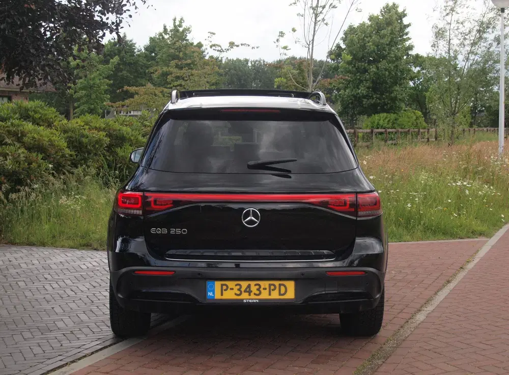 Mercedes-Benz EQB 250 AMG Line 7 Persoons 67 kWh uit 2022, foto 9