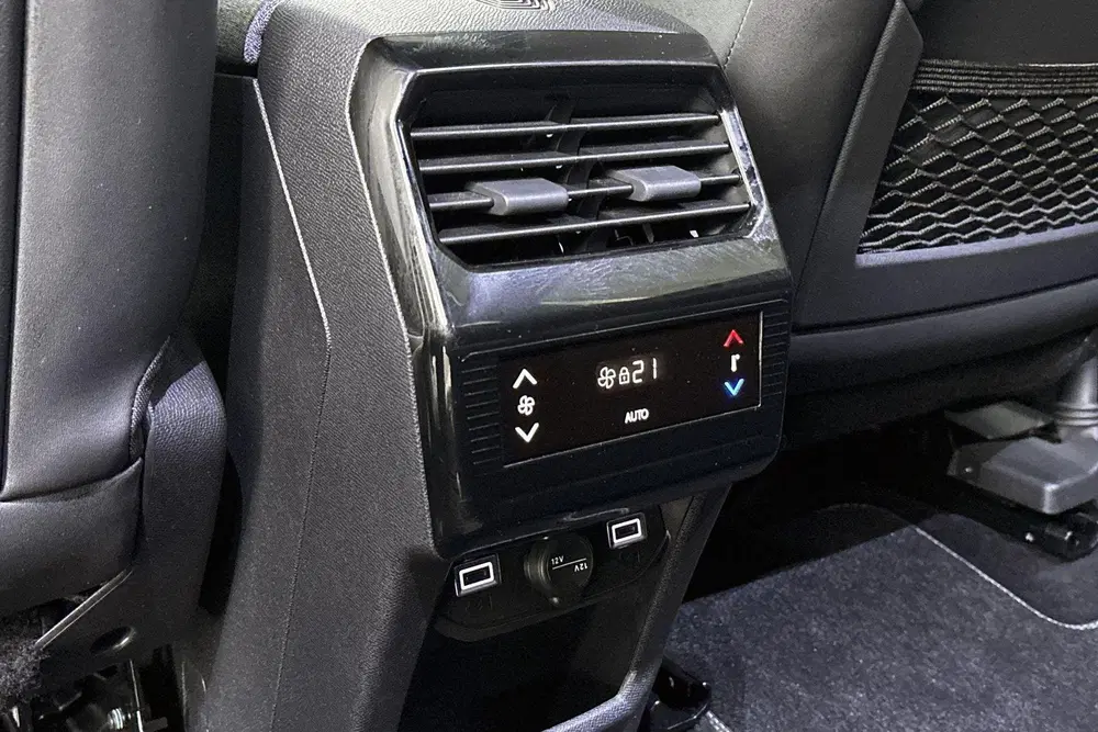 Peugeot 5008 1.2 Hybrid 136 GT 7p Stoelverwarming Camer uit 2024, foto 13