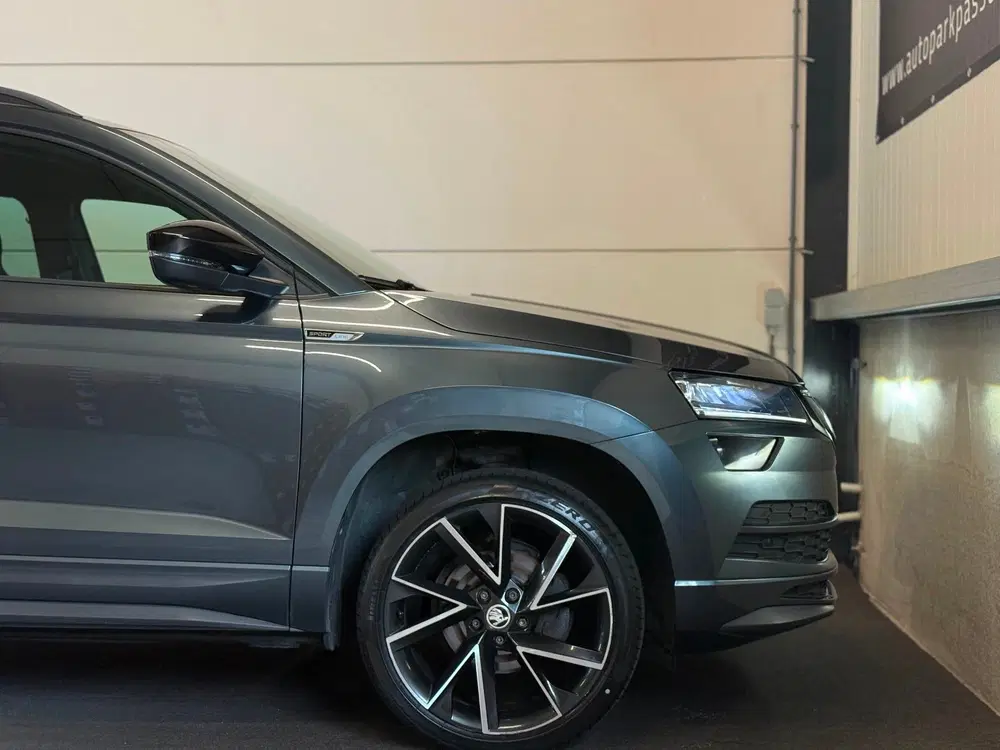 Skoda Karoq 1.5 TSI ACT Sportline Business Pano uit 2021, foto 10