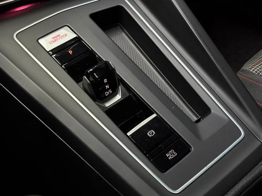 Volkswagen Golf 2.0 TSI GTI Pano IQ Camera Stoelverwarming uit 2021, foto 12