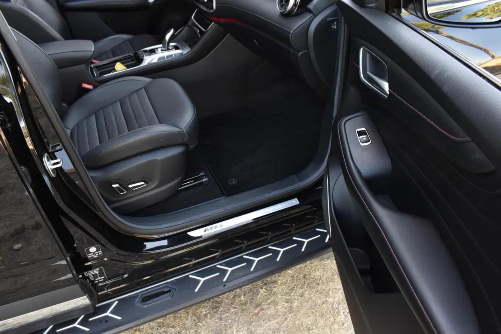 MG EHS 1.5 TGDI Luxury Plug In Hybrid PANORAMADAK uit 2024, foto 11