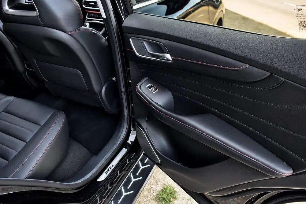 MG EHS 1.5 TGDI Luxury Plug In Hybrid PANORAMADAK uit 2024, foto 13