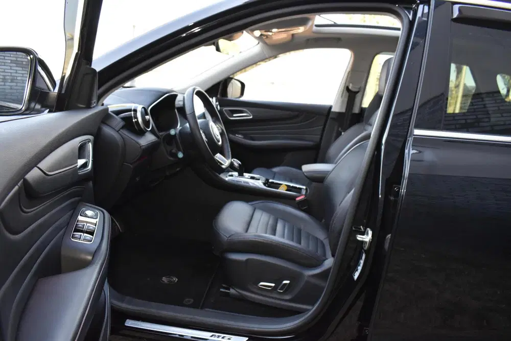 MG EHS 1.5 TGDI Luxury Plug In Hybrid PANORAMADAK uit 2024, foto 6