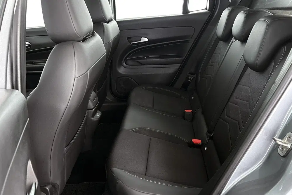 Jeep Avenger 1.2 e-Hybrid Altitude Camera Apple CarPlay uit 2025, foto 8