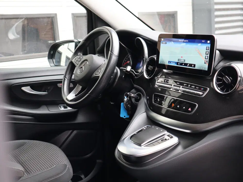 Mercedes-Benz EQV 300 90 kWh L2 uit 2021, foto 10