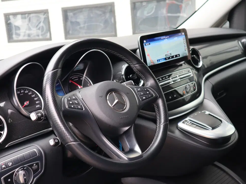 Mercedes-Benz EQV 300 90 kWh L2 uit 2021, foto 14