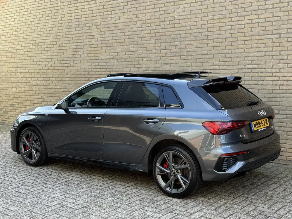 Audi A3 Sportback 45 TFSI e 245pk S edition Compet uit 2022, foto 2