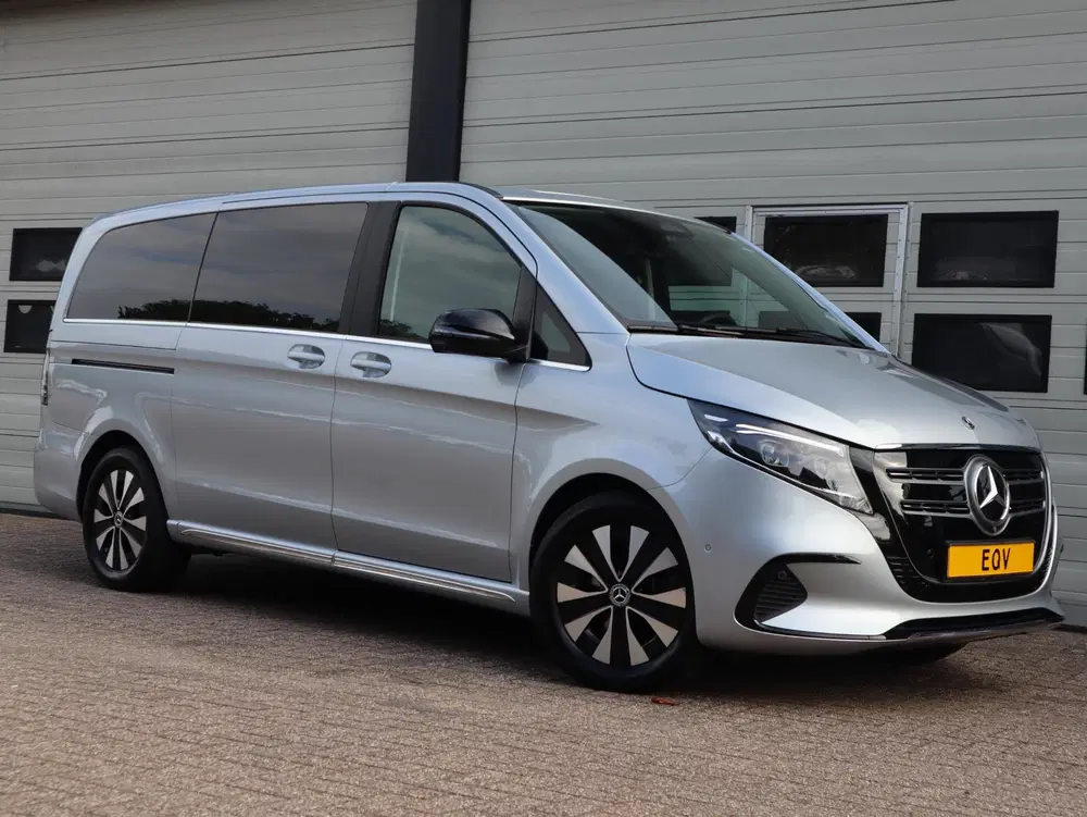Mercedes-Benz EQV 300 90 kWh L2 Avantgarde AMG uit 2025, foto 2
