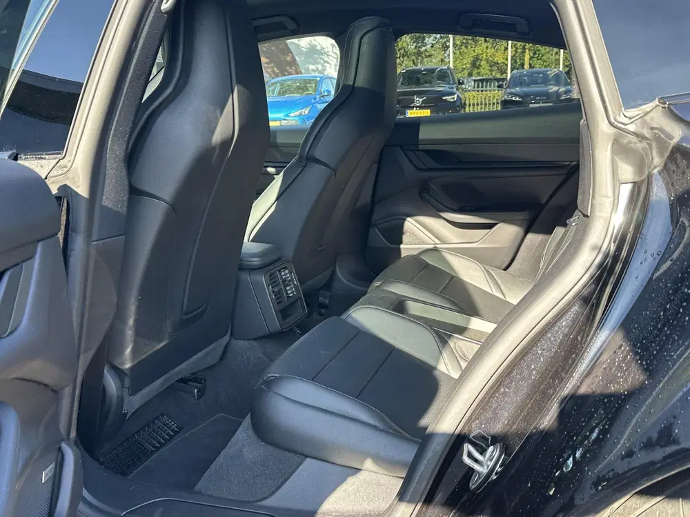 Porsche Taycan 79 kWh SOH 92% uit 2021, foto 14