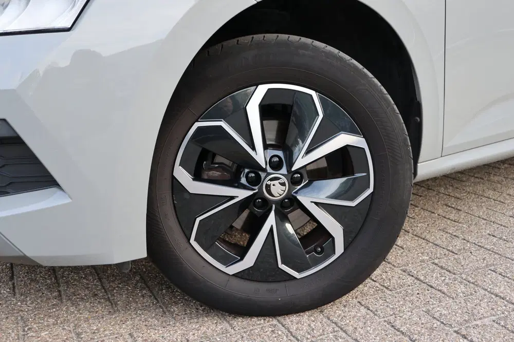 Skoda Kamiq 1.0 TSI Ambition DSG Automaat Carplay uit 2020, foto 2