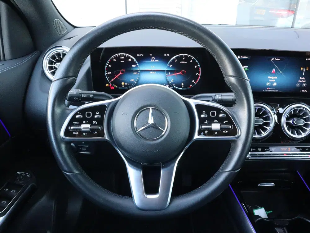Mercedes-Benz GLA 180 Luxury Line uit 2022, foto 10