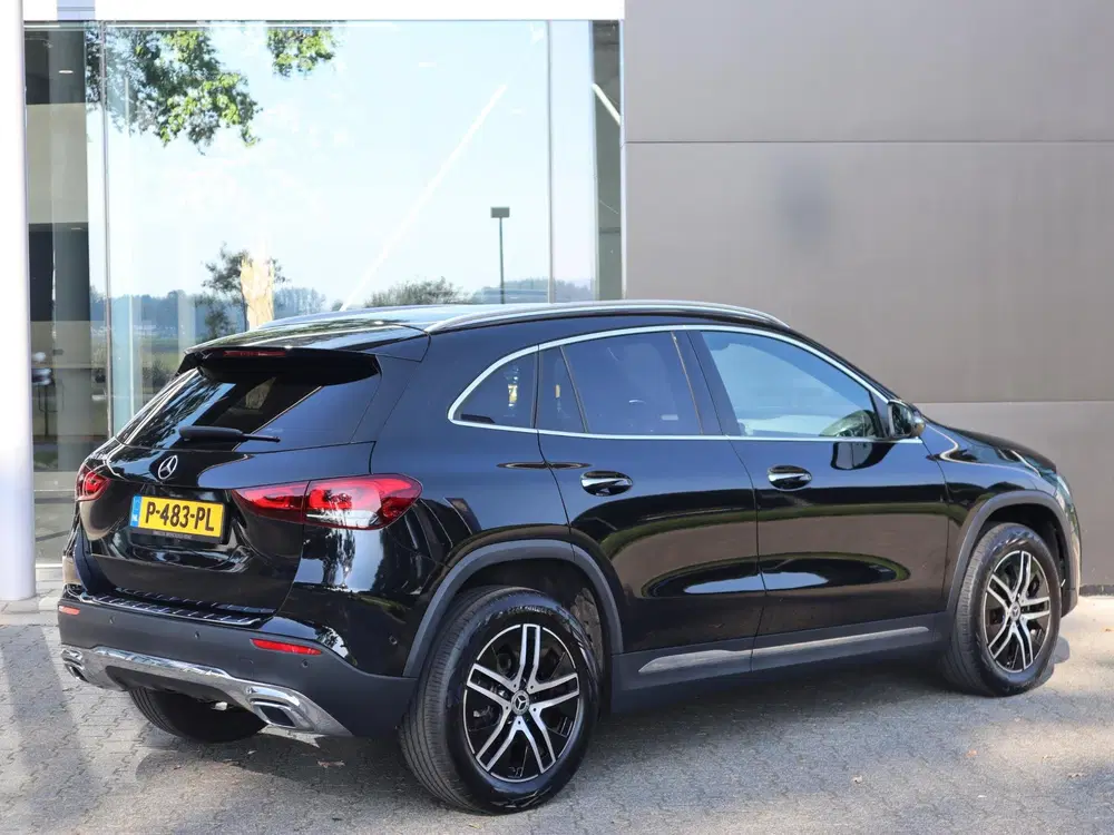 Mercedes-Benz GLA 180 Luxury Line uit 2022, foto 2