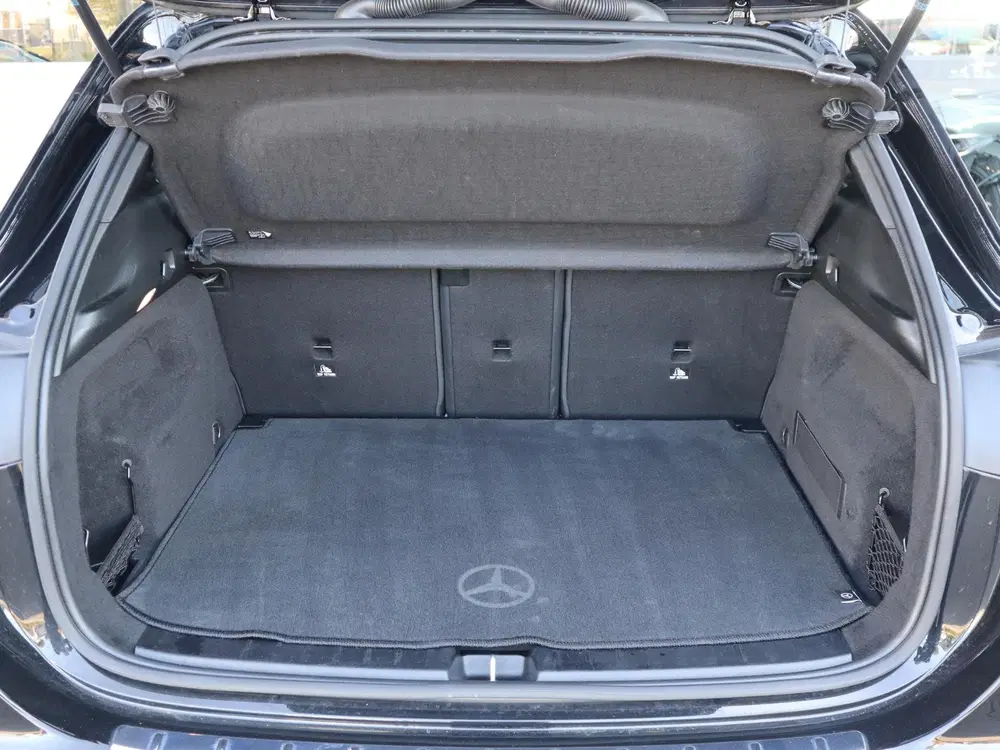 Mercedes-Benz GLA 180 Luxury Line uit 2022, foto 6