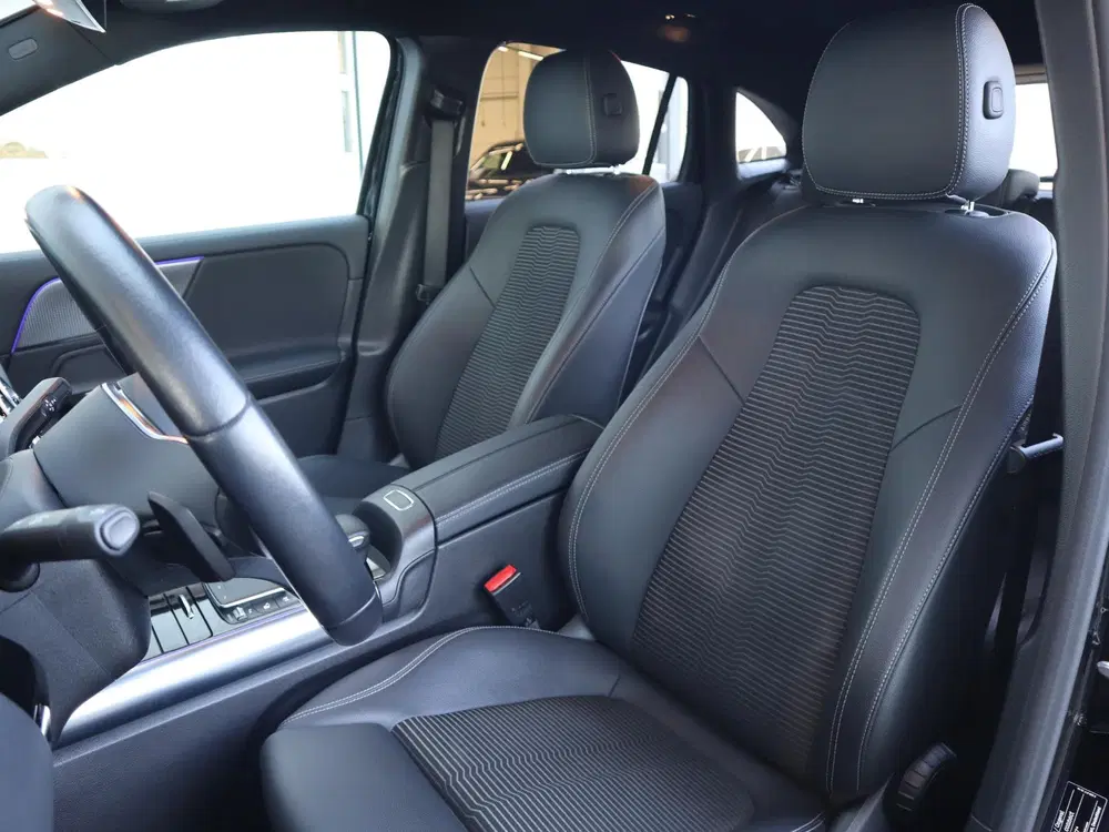 Mercedes-Benz GLA 180 Luxury Line uit 2022, foto 8