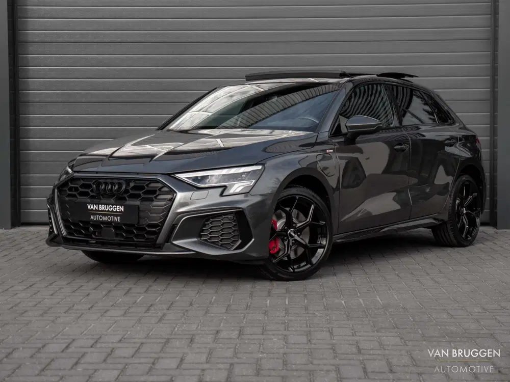 Audi A3 45 TFSI e S-Line Pano RS-Stoelen Massage H uit 2022