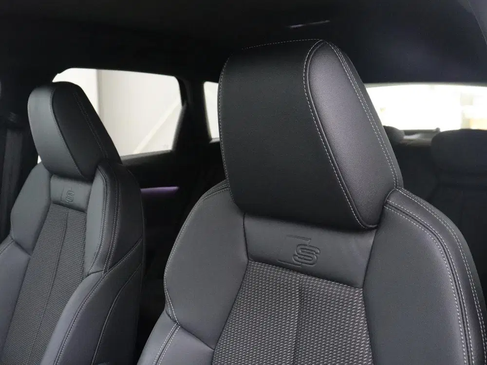 Audi Q4 e-tron 40 S edition 77 kWh uit 2022, foto 6