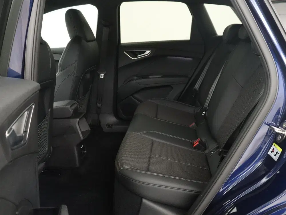 Audi Q4 e-tron 40 S edition 77 kWh uit 2022, foto 7