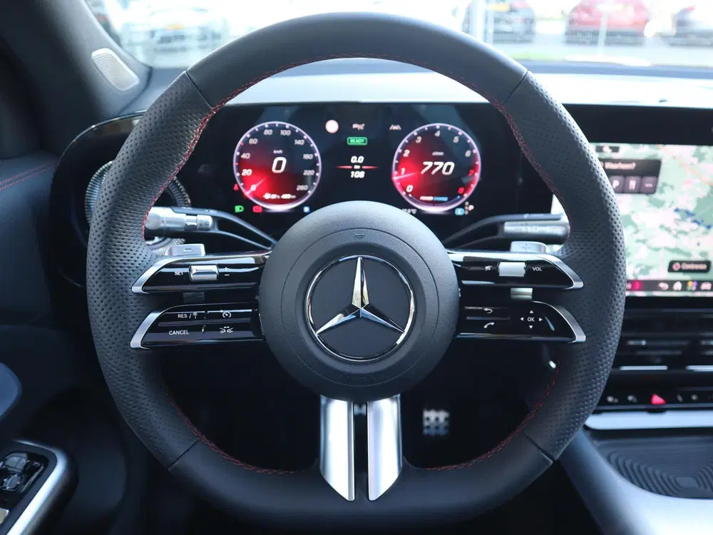 Mercedes-Benz GLB 200 Business Solution AMG l Keyless l Pano uit 2026, foto 15