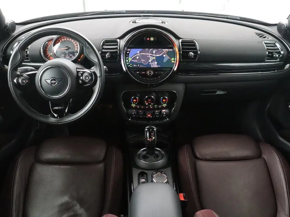 Mini Clubman 1.5 Cooper Business Edition Pano.Dak uit 2019, foto 3