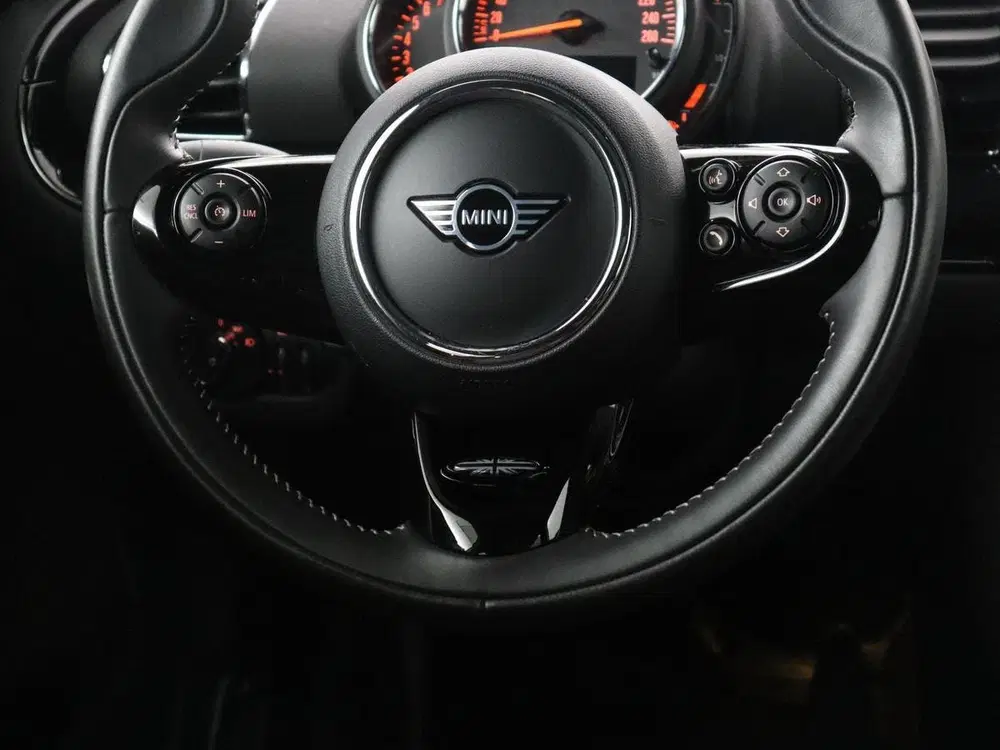 Mini Clubman 1.5 Cooper Business Edition Pano.Dak uit 2019, foto 7