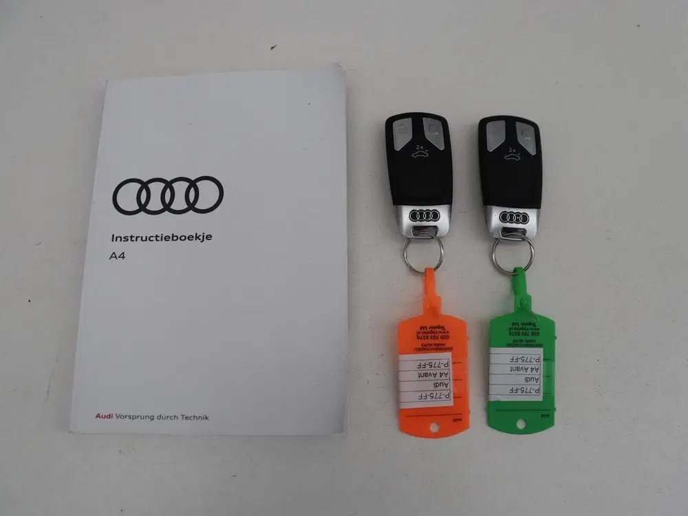 Audi A4 35 TFSI S edition Competition uit 2022, foto 12