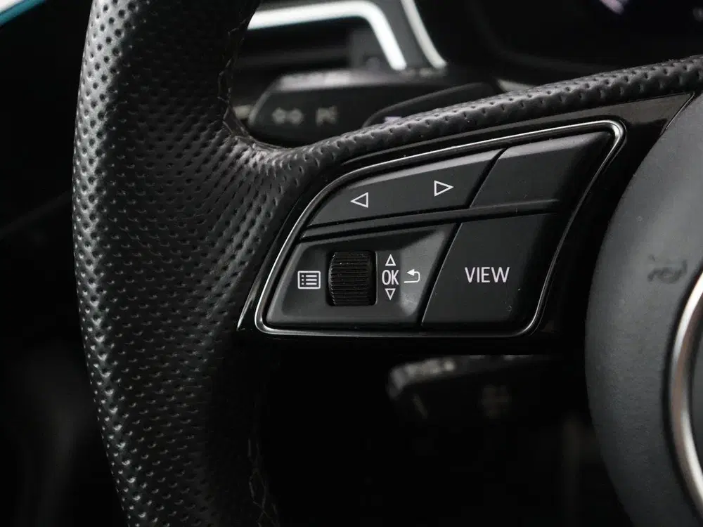 Audi A4 35 TFSI S edition Competition uit 2022, foto 15
