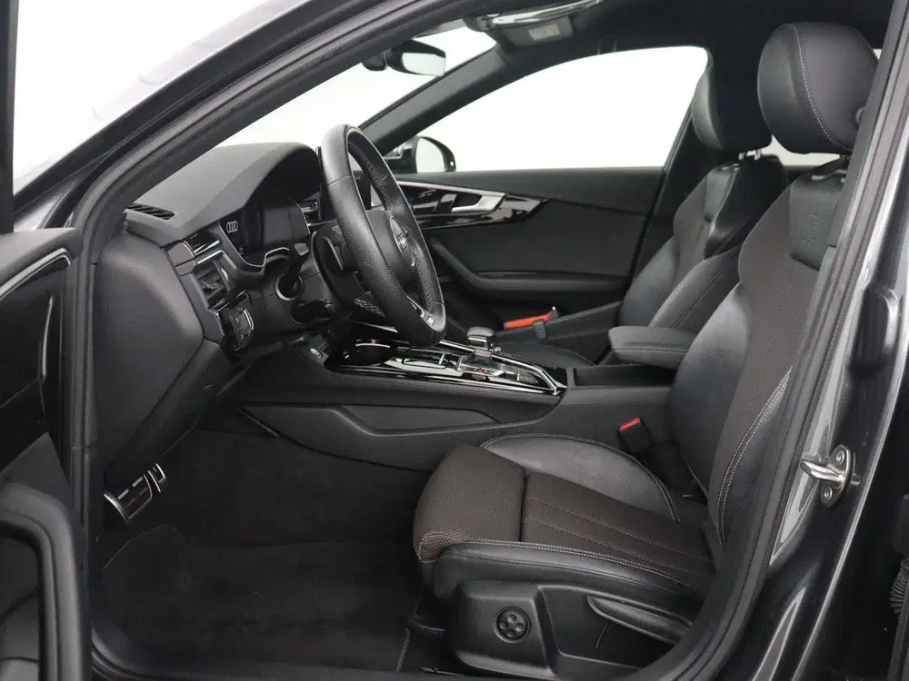 Audi A4 35 TFSI S edition Competition uit 2022, foto 4