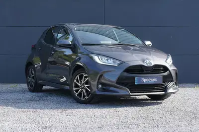 Toyota Yaris 1.5 Hybrid Style Apple uit 2021