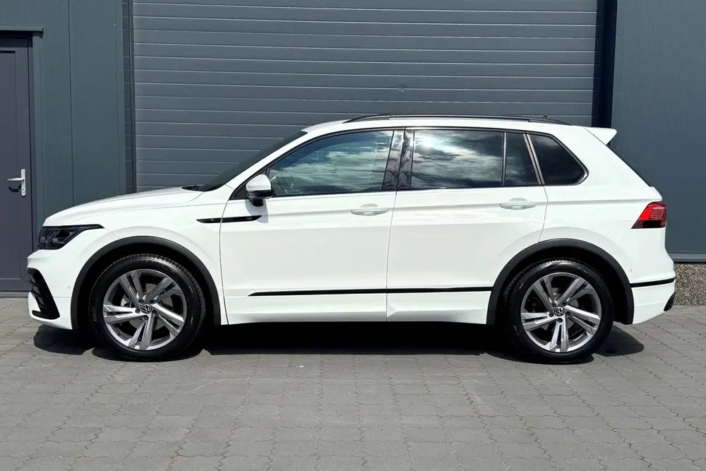 Volkswagen Tiguan 1.5 TSI 150pk R-Line Business+ BLACK STYLE uit 2022, foto 3