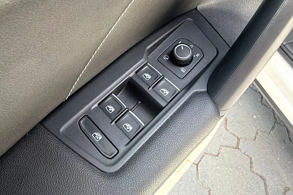 Volkswagen Tiguan 1.5 TSI 150pk R-Line Business+ BLACK STYLE uit 2022, foto 8