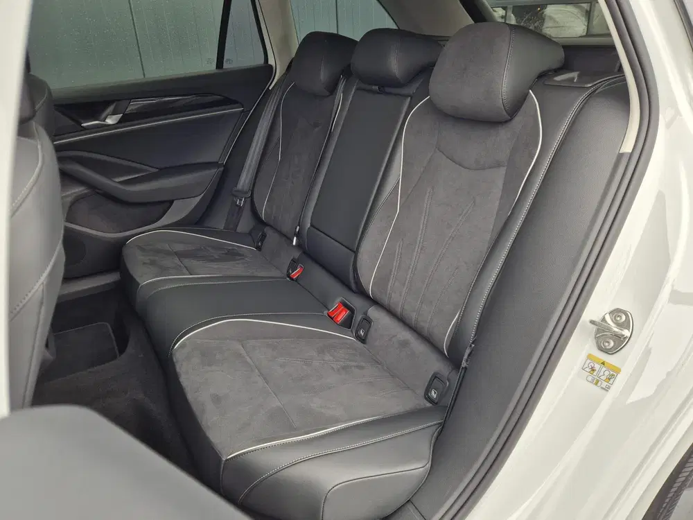 Volkswagen Passat 1.5 eTSI Business uit 2025, foto 11