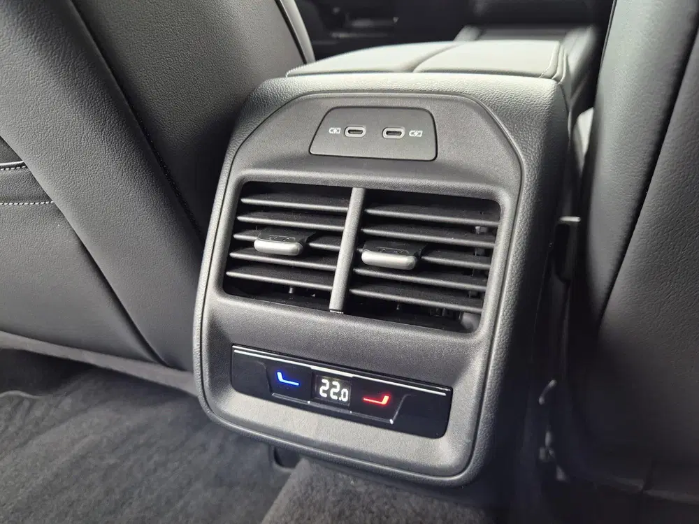 Volkswagen Passat 1.5 eTSI Business uit 2025, foto 13