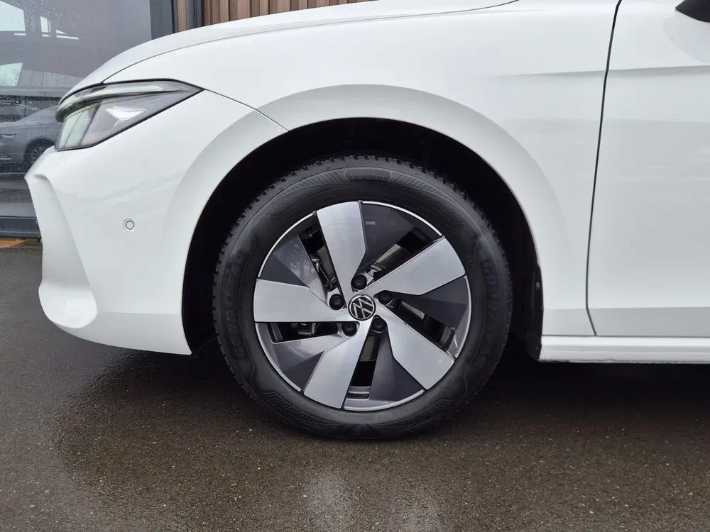 Volkswagen Passat 1.5 eTSI Business uit 2025, foto 5