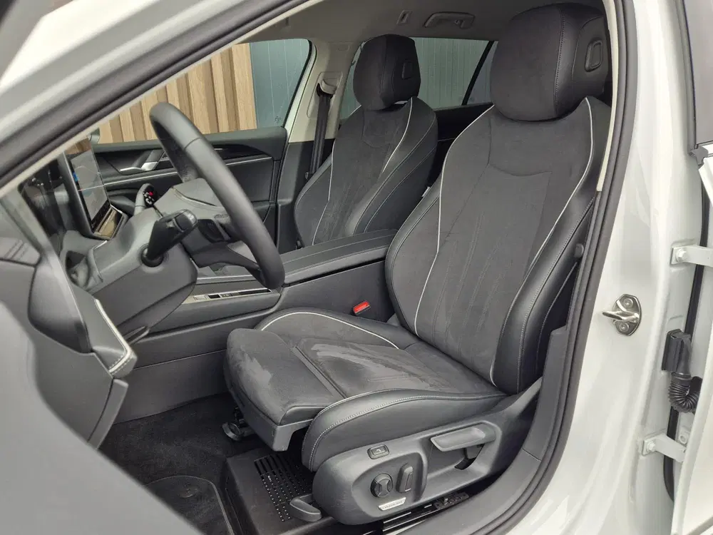 Volkswagen Passat 1.5 eTSI Business uit 2025, foto 8