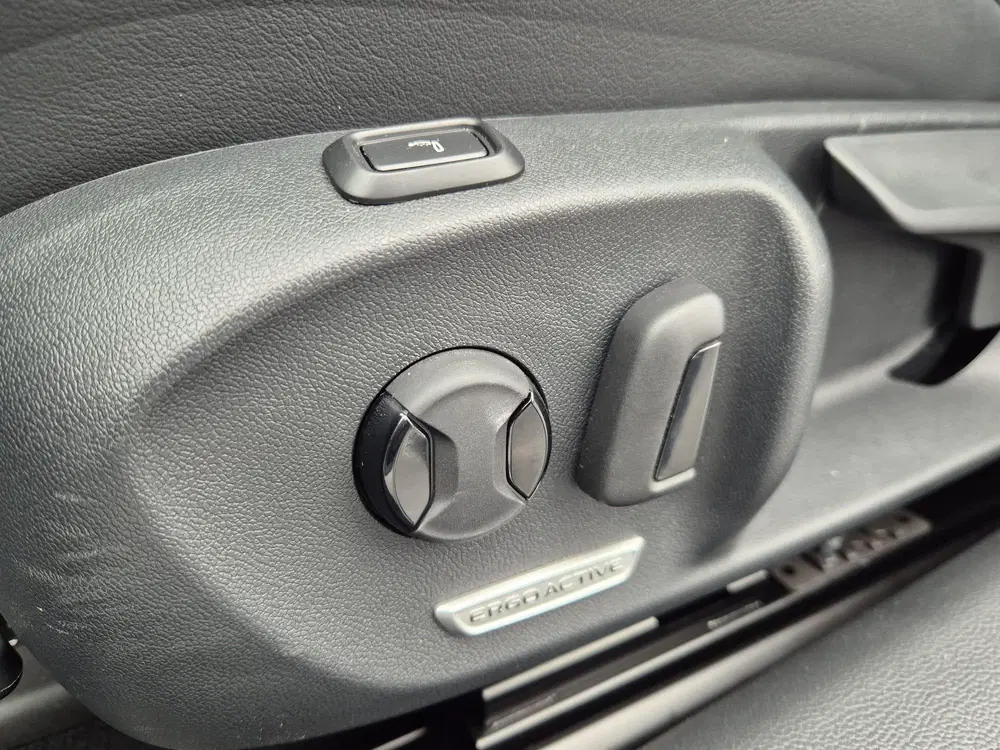 Volkswagen Passat 1.5 eTSI Business uit 2025, foto 9