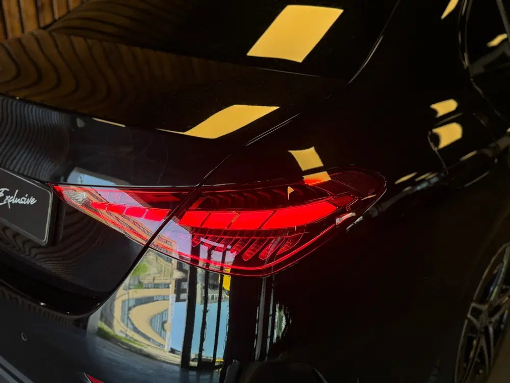 Mercedes-Benz C-Klasse 300 e AMG Line uit 2023, foto 12