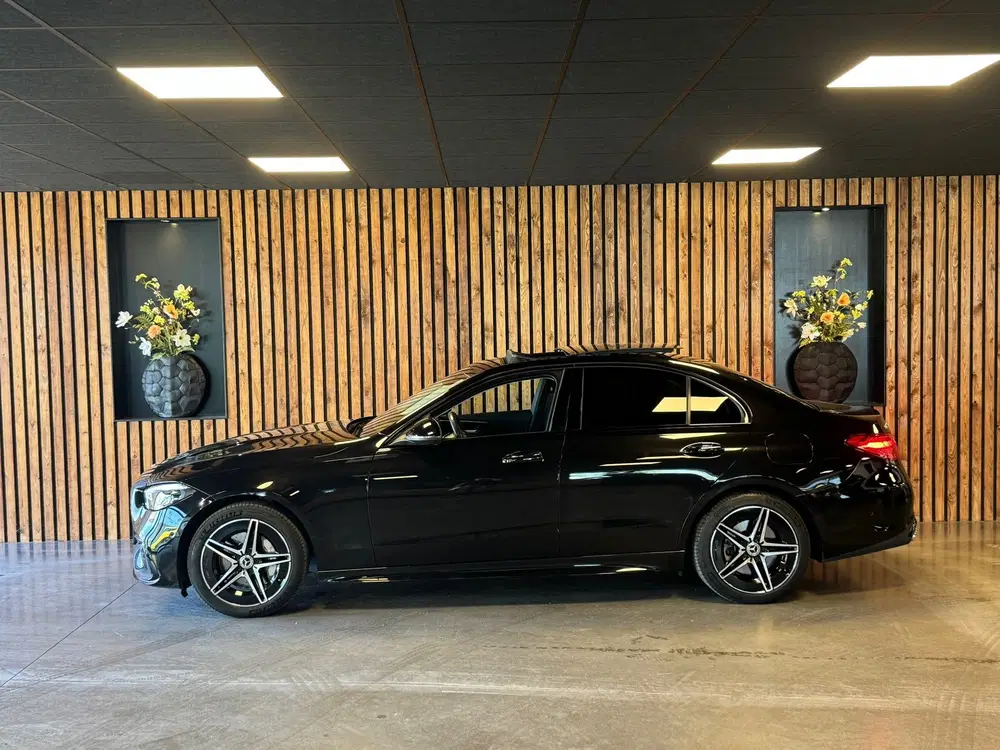 Mercedes-Benz C-Klasse 300 e AMG Line uit 2023, foto 4