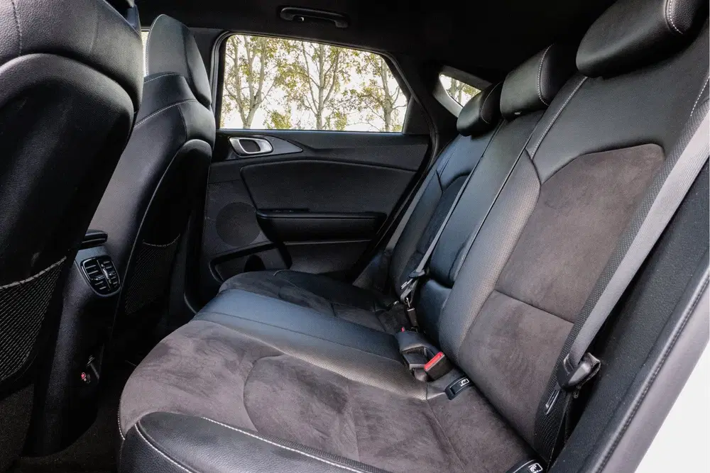 Kia ProCeed 1.0 T-GDi 120pk GT-PlusLine Elek. panorama uit 2021, foto 14
