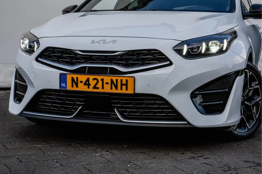 Kia ProCeed 1.0 T-GDi 120pk GT-PlusLine Elek. panorama uit 2021, foto 2
