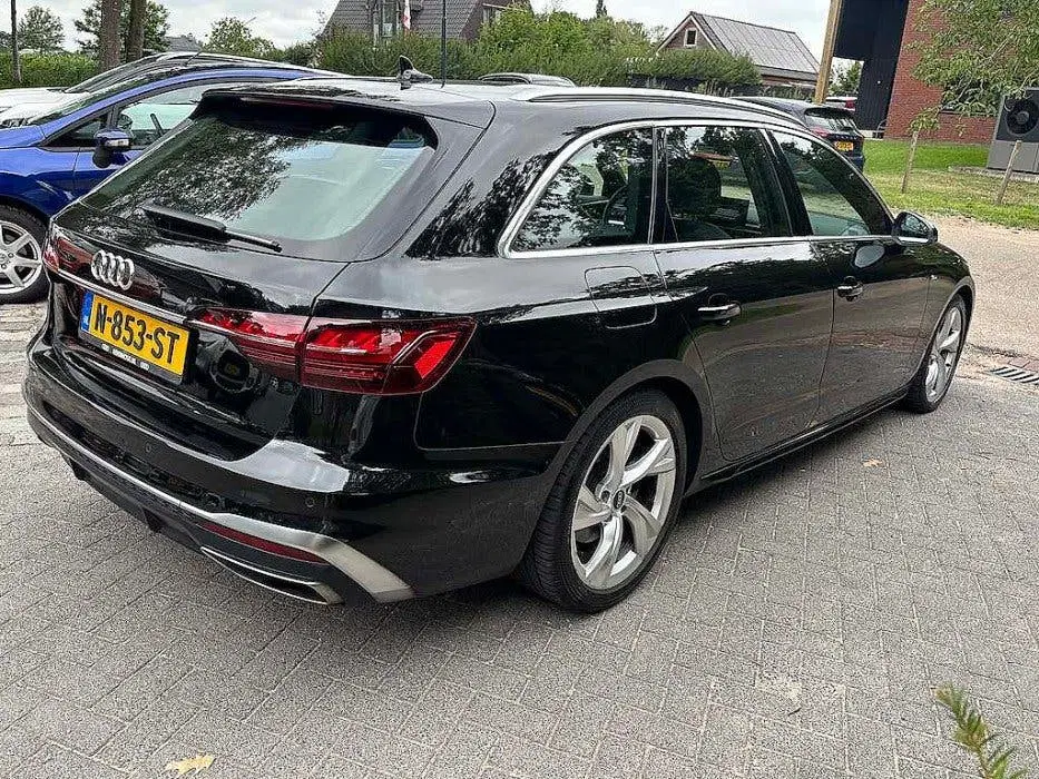 Audi A4 35 TFSI S Line uit 2022, foto 5