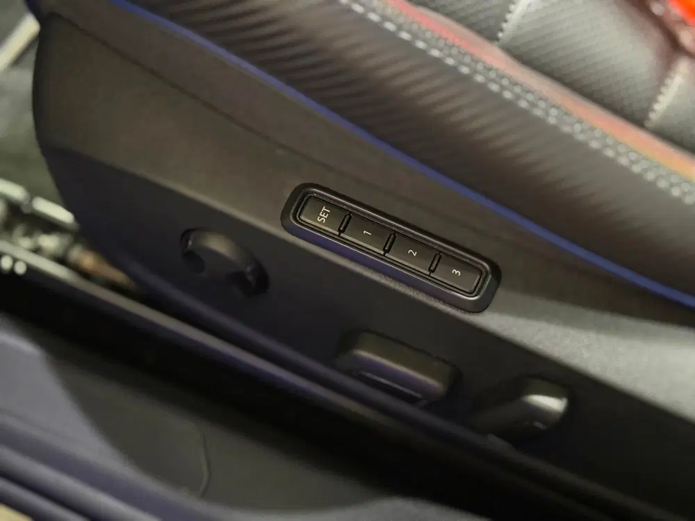 Volkswagen Golf 2.0 TSI R 4Motion uit 2023, foto 12