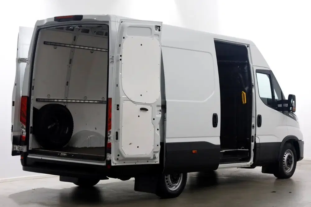 Iveco Daily 35S21 3.0 210pk L2H2 HiMatic Automaat Navi uit 2023, foto 12