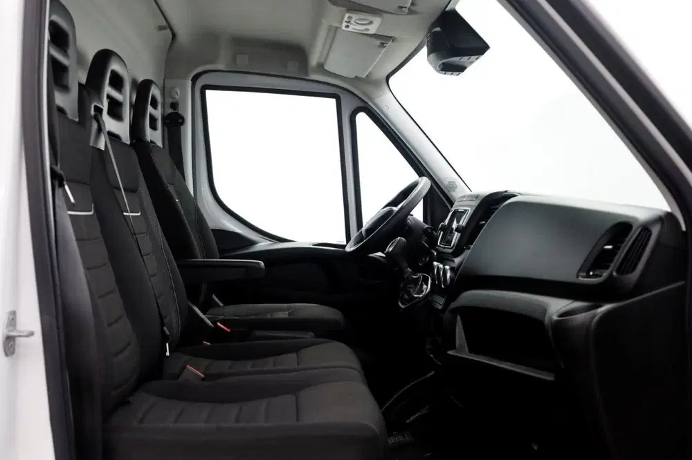 Iveco Daily 35S21 3.0 210pk L2H2 HiMatic Automaat Navi uit 2023, foto 3