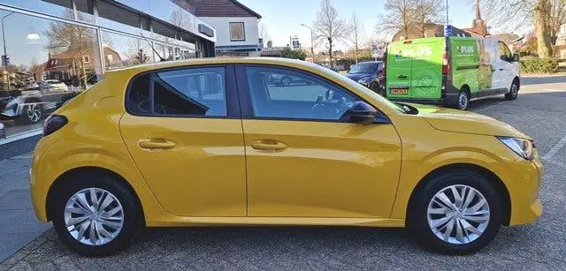 Peugeot 208 1.2 75PK PureTech Active uit 2022, foto 2
