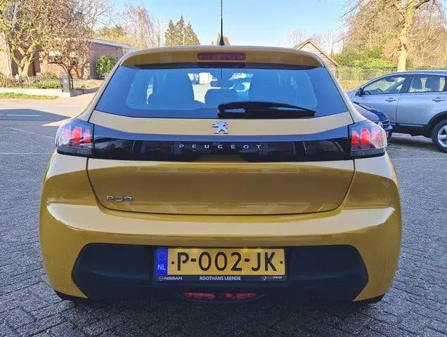 Peugeot 208 1.2 75PK PureTech Active uit 2022, foto 3