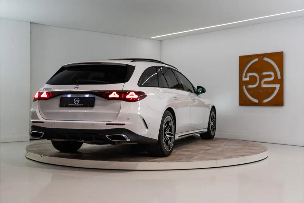 Mercedes-Benz E-Klasse 300 e Premium AMG 313PK uit 2025, foto 5