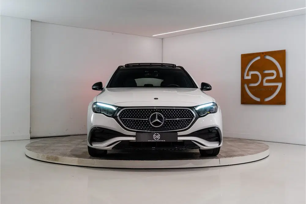 Mercedes-Benz E-Klasse 300 e Premium AMG 313PK uit 2025, foto 8
