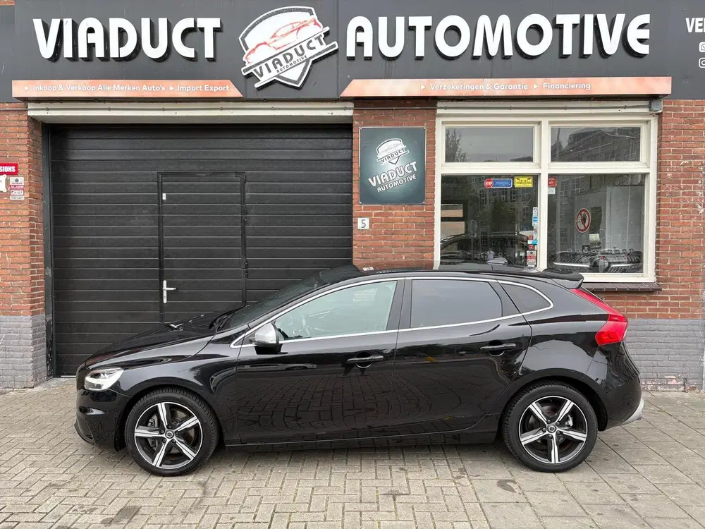 Volvo V40 1.5 T3 Polar+ Sport R-Design Automaat Glas uit 2019, foto 4