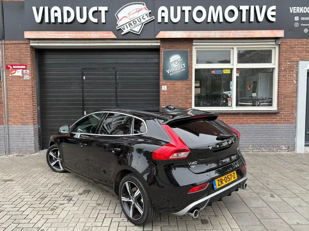 Volvo V40 1.5 T3 Polar+ Sport R-Design Automaat Glas uit 2019, foto 5