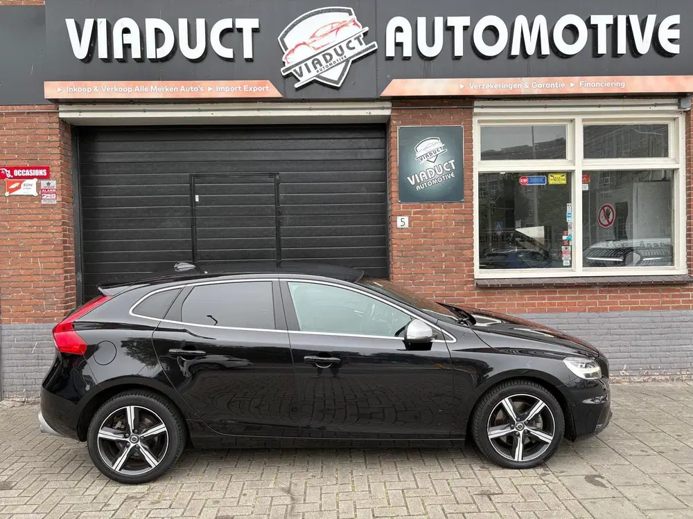 Volvo V40 1.5 T3 Polar+ Sport R-Design Automaat Glas uit 2019, foto 6